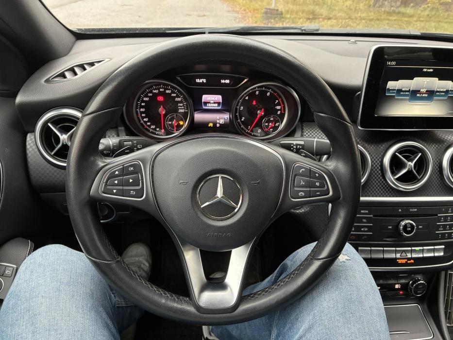 MERCEDES-BENZ A 2017