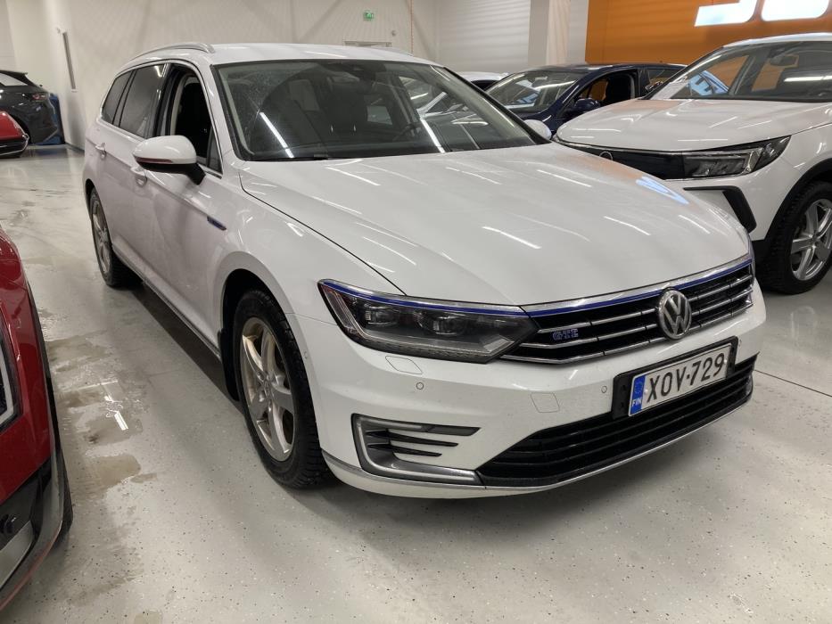 VOLKSWAGEN Passat 2018