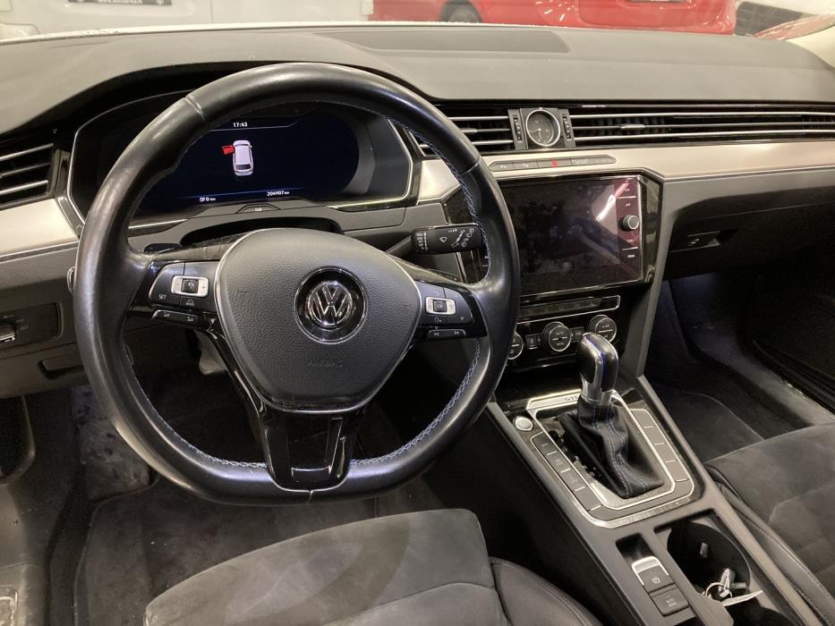 VOLKSWAGEN Passat 2018
