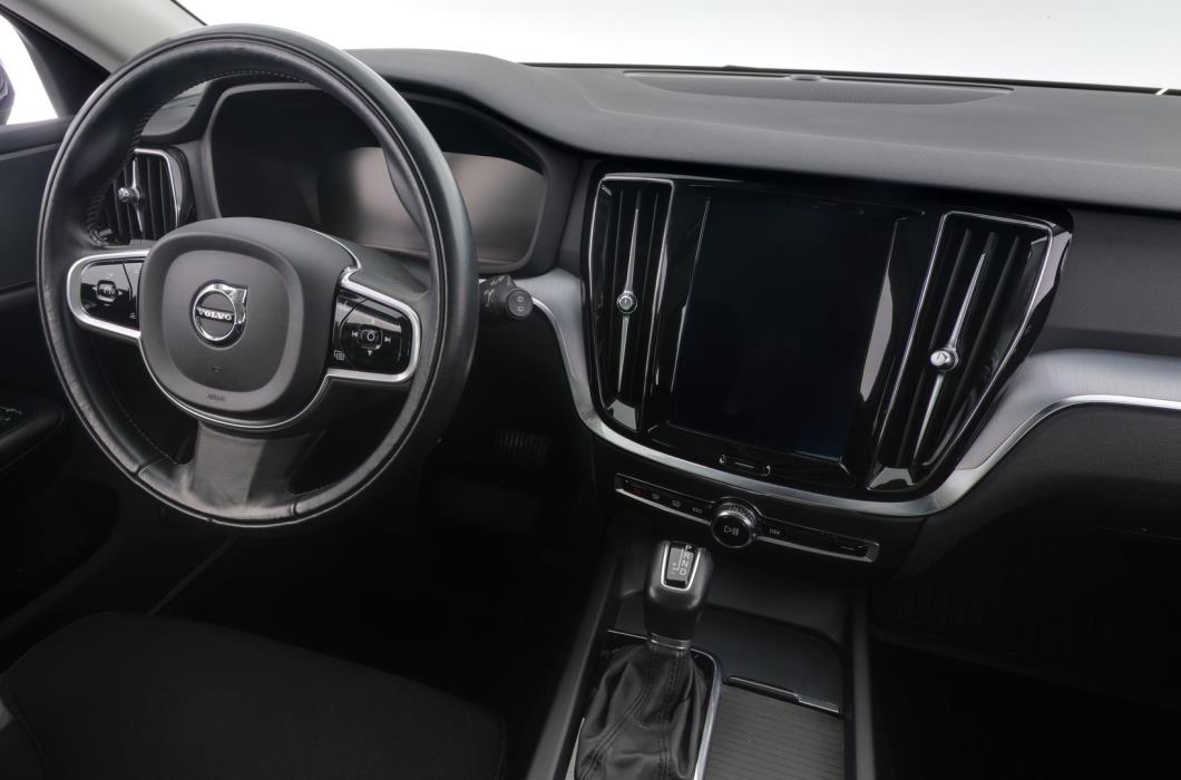 VOLVO V60 2020