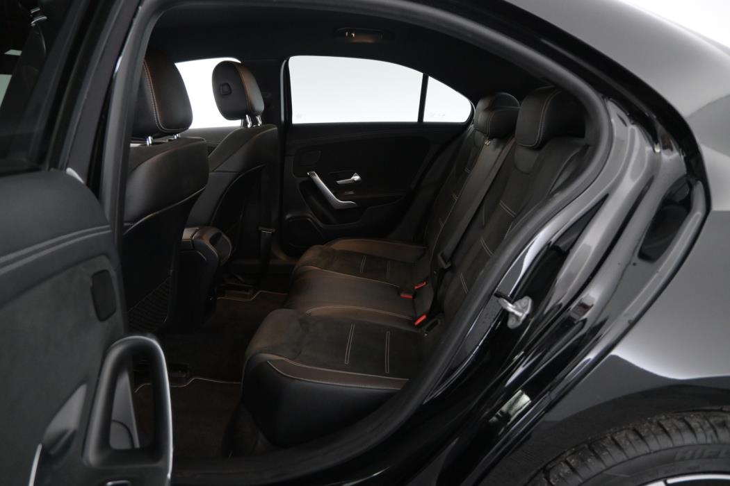 MERCEDES-BENZ A 2021