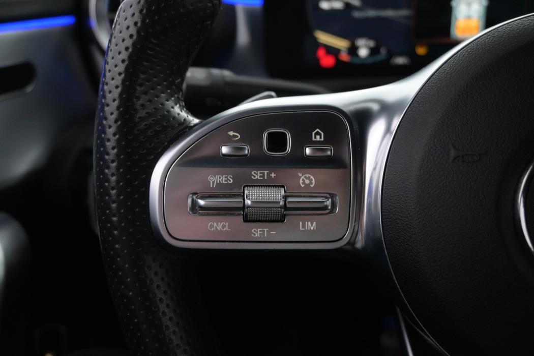 MERCEDES-BENZ A 2021