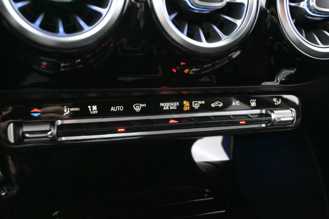 MERCEDES-BENZ A 2021