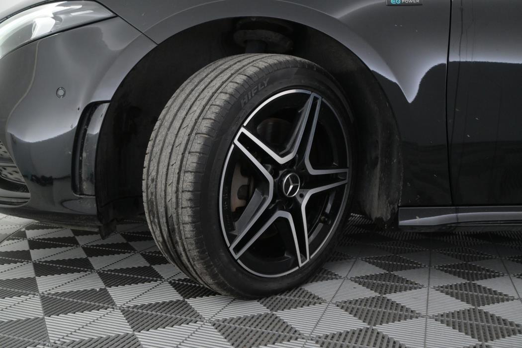 MERCEDES-BENZ A 2021