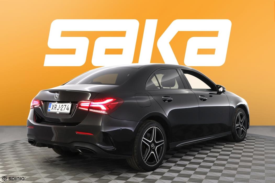 MERCEDES-BENZ A 2021