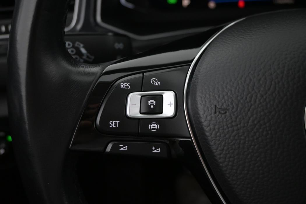 VOLKSWAGEN T-Roc 2019