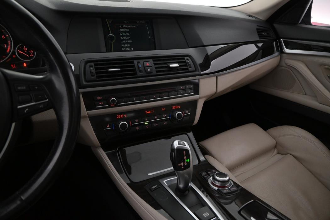 BMW 523 2011