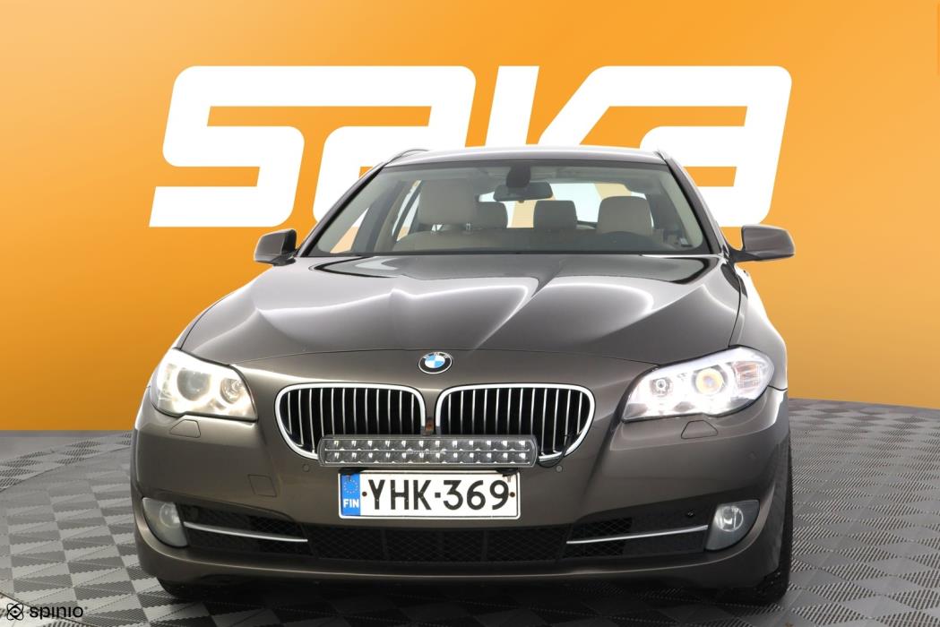 BMW 523 2011