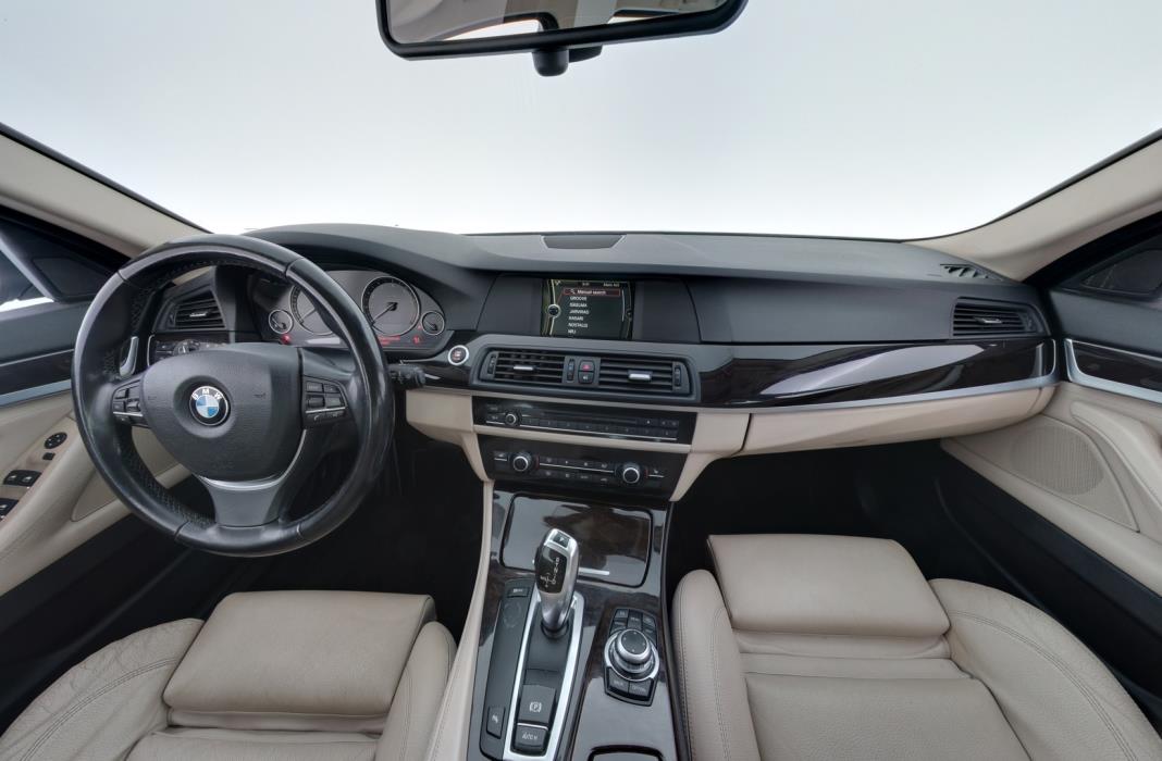 BMW 523 2011