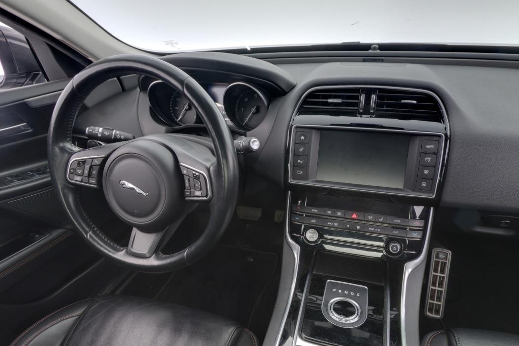 JAGUAR XE 2016