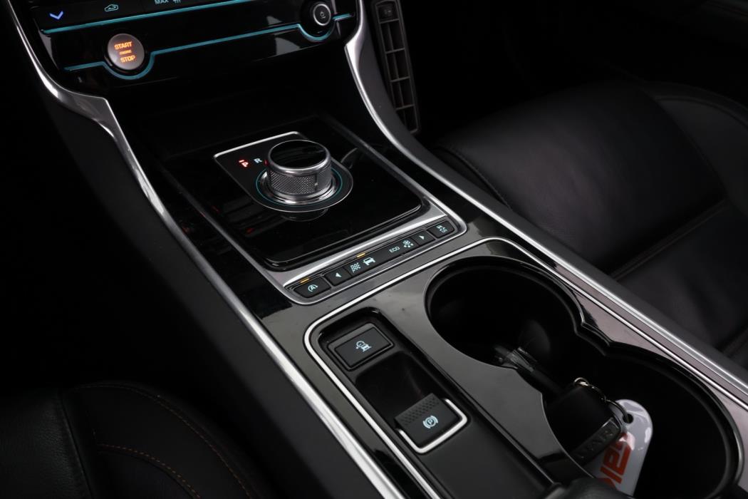 JAGUAR XE 2016