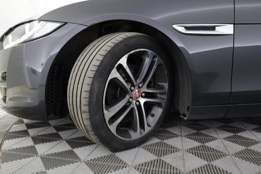 JAGUAR XE 2016
