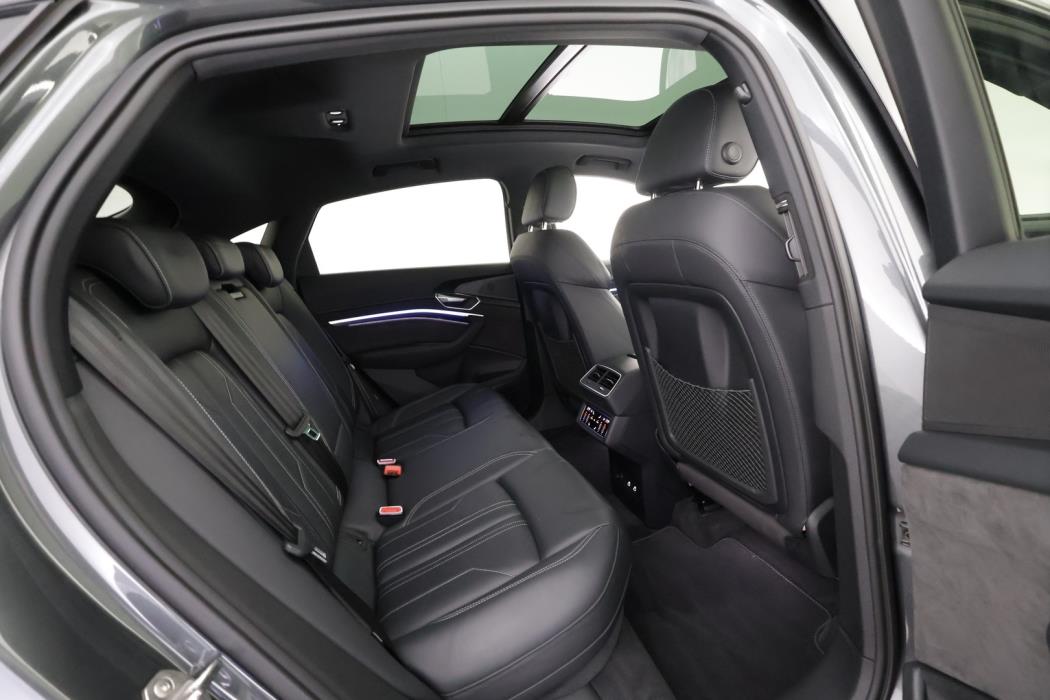 AUDI e-tron 2023