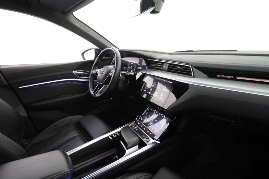 AUDI e-tron 2023