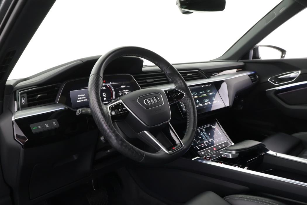 AUDI e-tron 2023