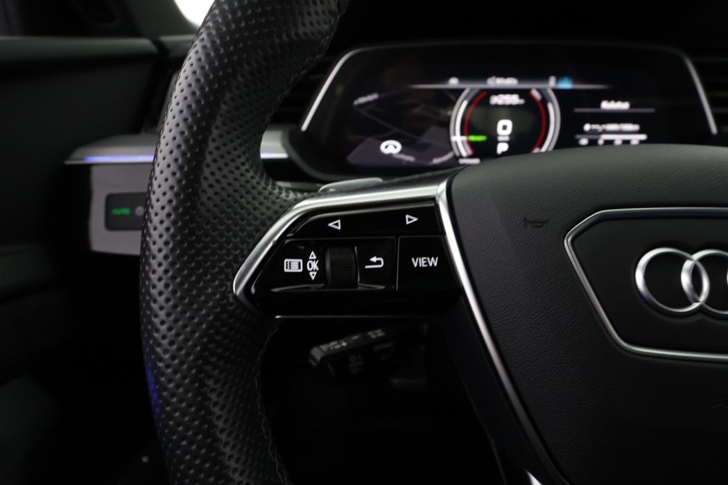 AUDI e-tron 2023