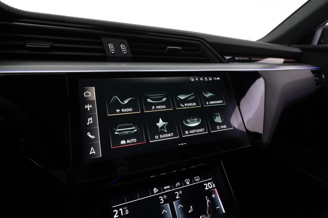 AUDI e-tron 2023