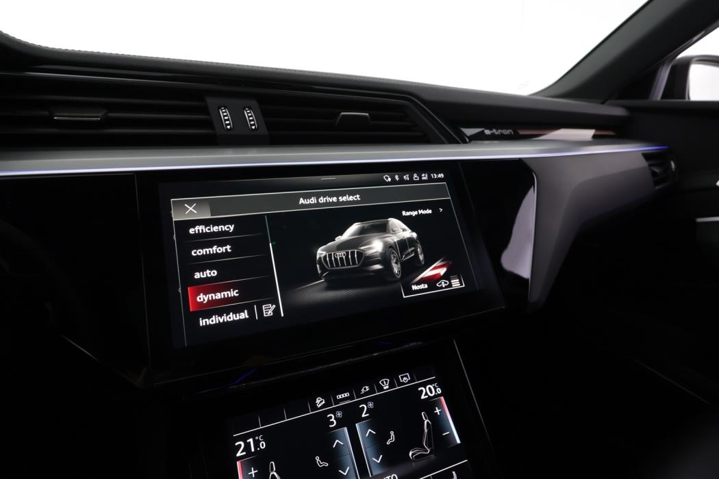 AUDI e-tron 2023