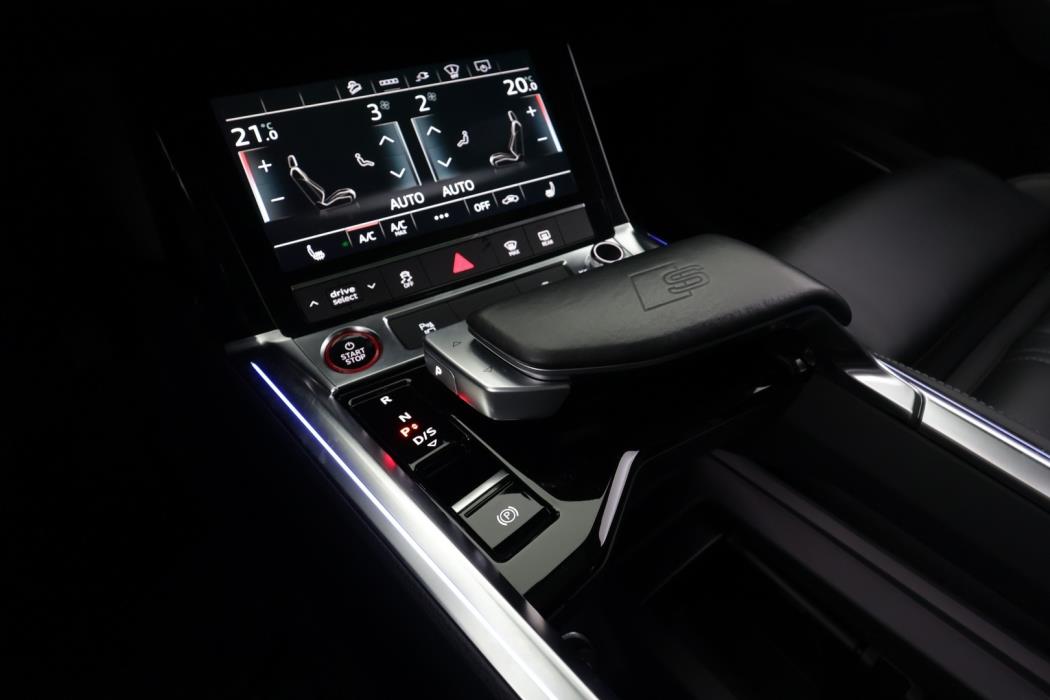 AUDI e-tron 2023
