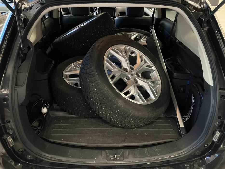MITSUBISHI Outlander 2021
