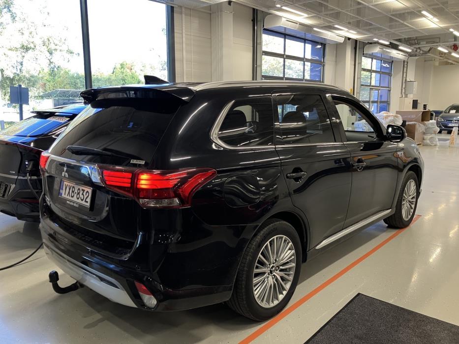 MITSUBISHI Outlander 2021