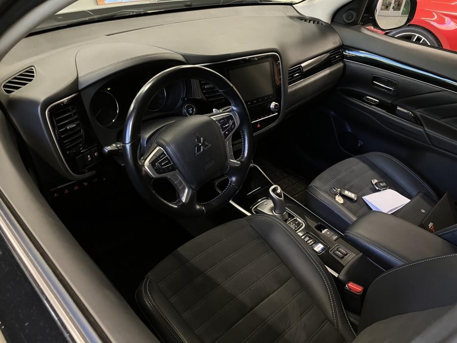 MITSUBISHI Outlander 2021