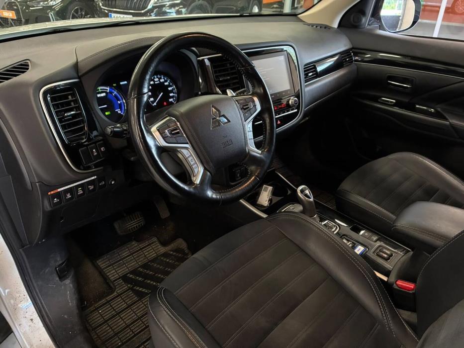 MITSUBISHI OUTLANDER PHEV 2021