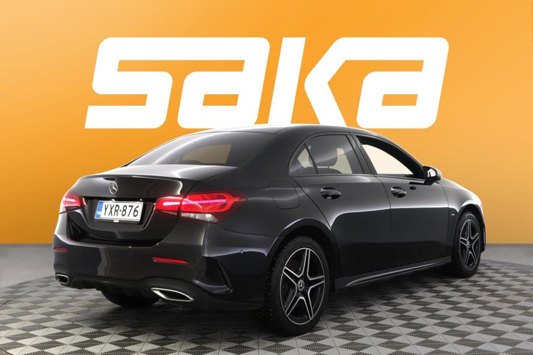 MERCEDES-BENZ A 2021