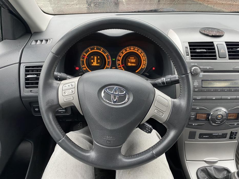 TOYOTA Corolla 2009