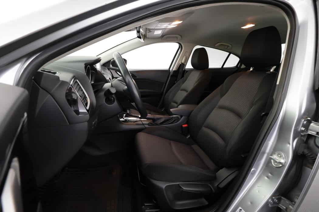 MAZDA 3 2015