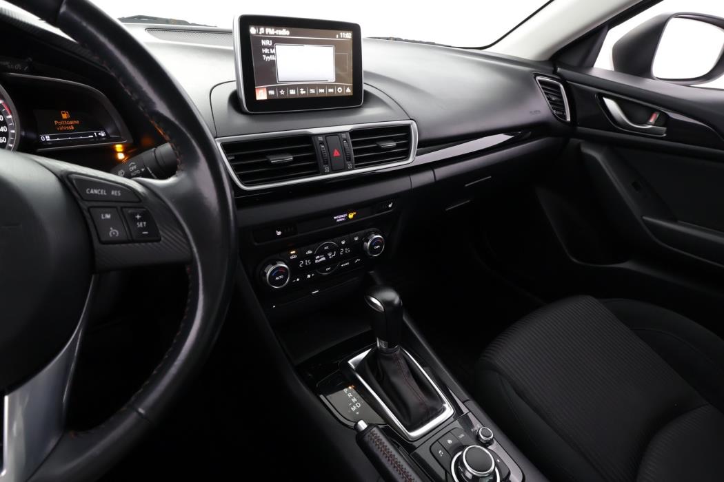 MAZDA 3 2015