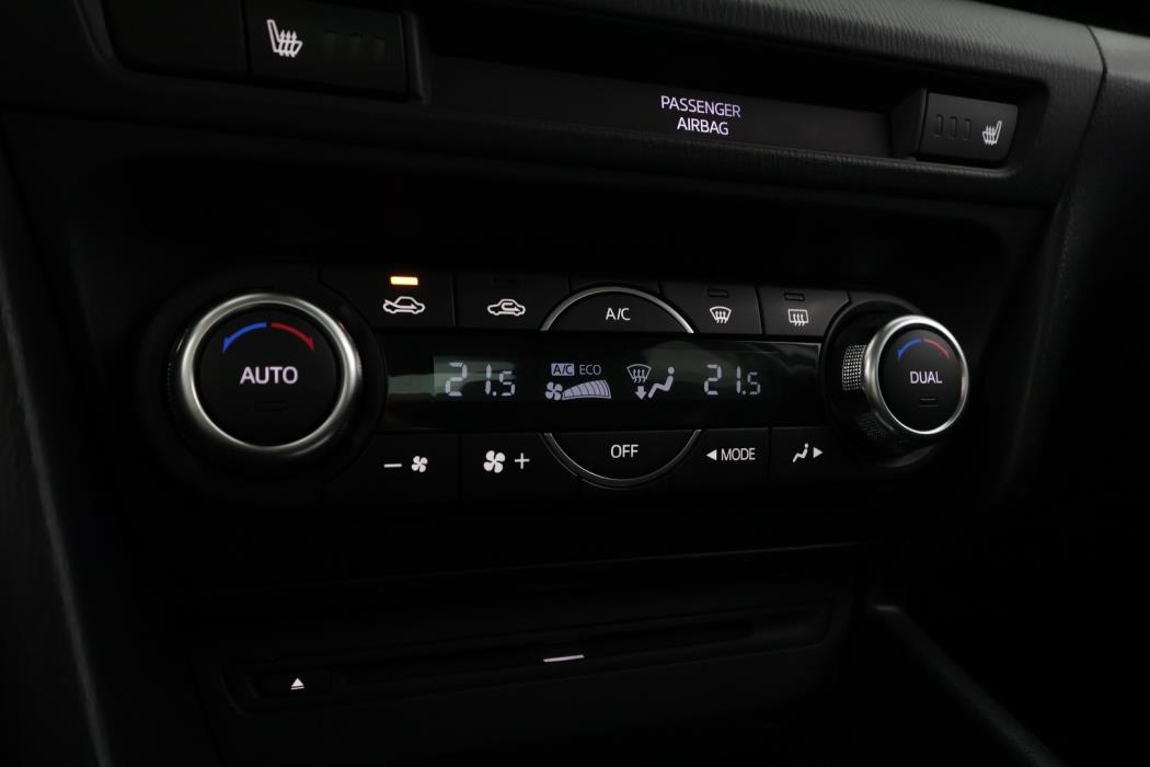 MAZDA 3 2015