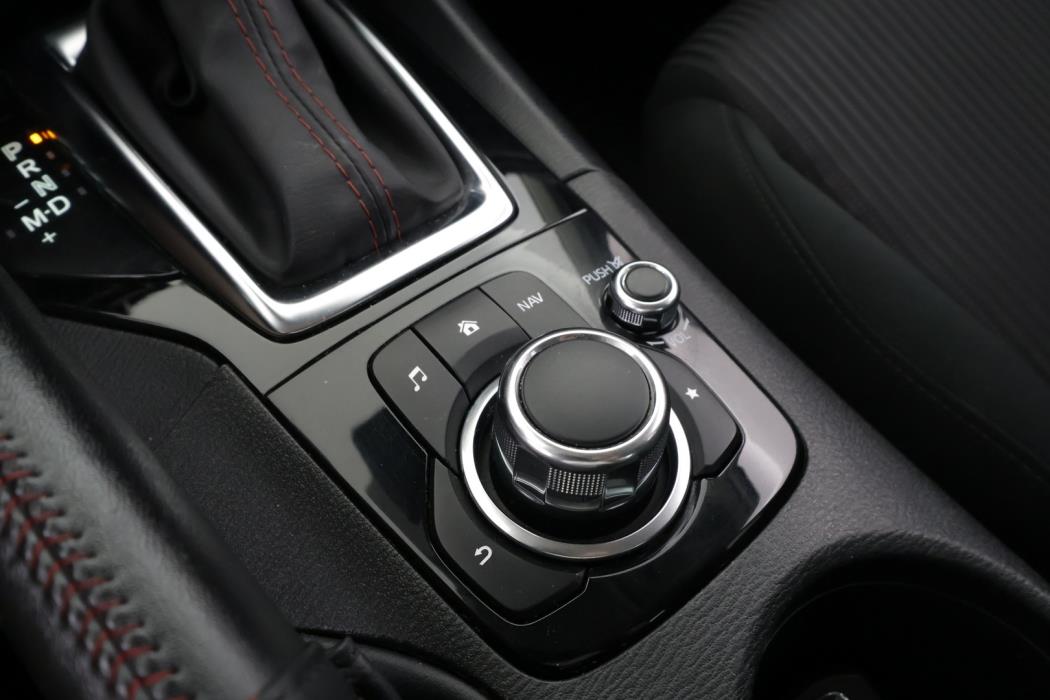 MAZDA 3 2015