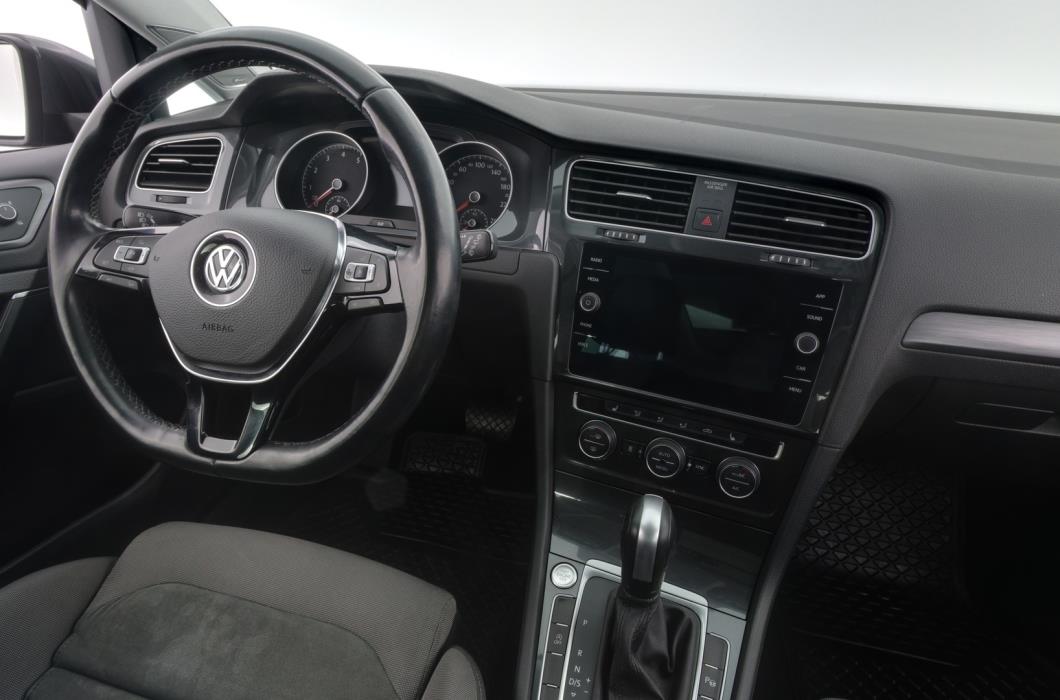 VOLKSWAGEN Golf 2020