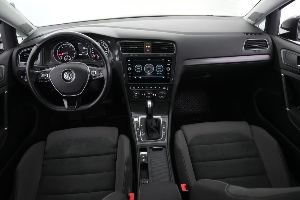 VOLKSWAGEN Golf 2020