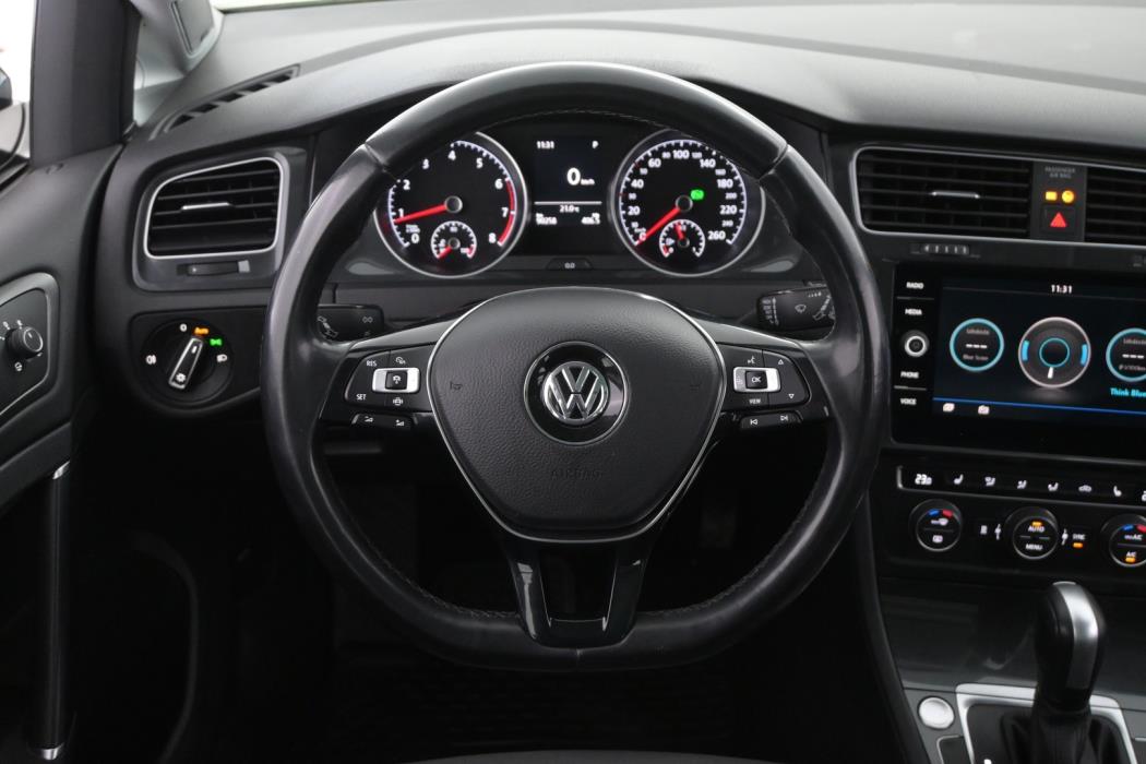VOLKSWAGEN Golf 2020