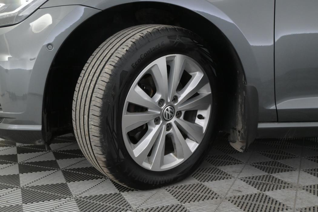 VOLKSWAGEN Golf 2020