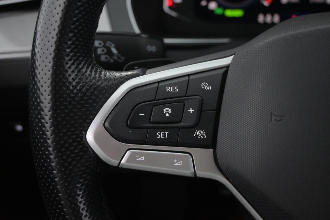 VOLKSWAGEN Passat 2021