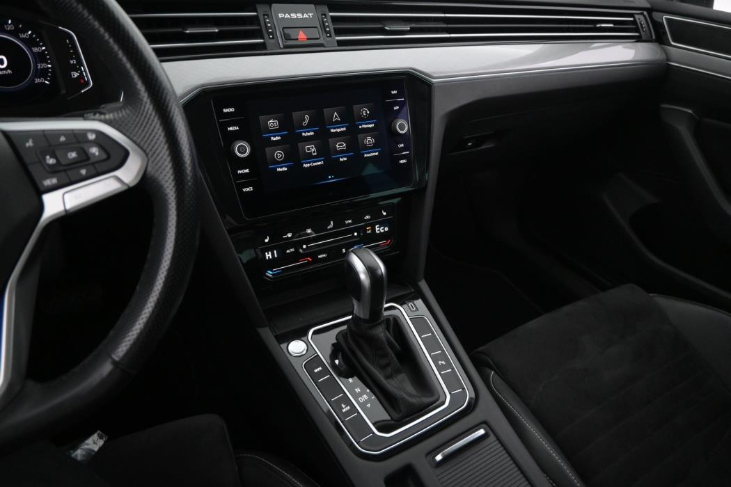 VOLKSWAGEN Passat 2021