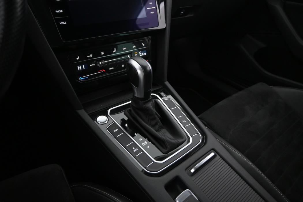 VOLKSWAGEN Passat 2021