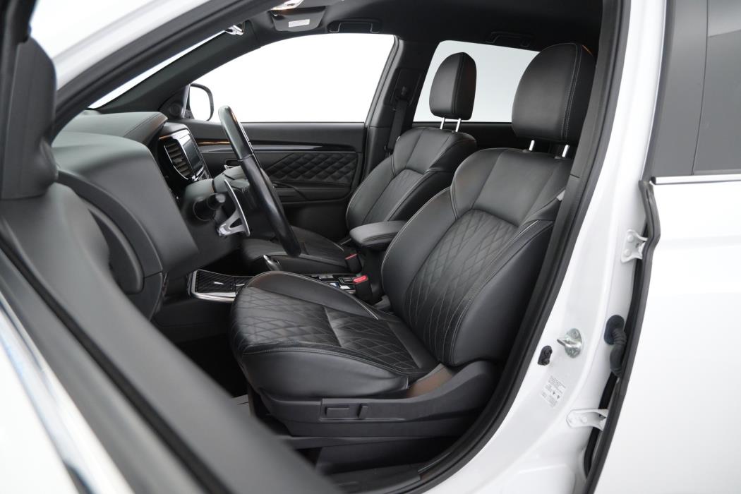 MITSUBISHI Outlander PHEV 2019