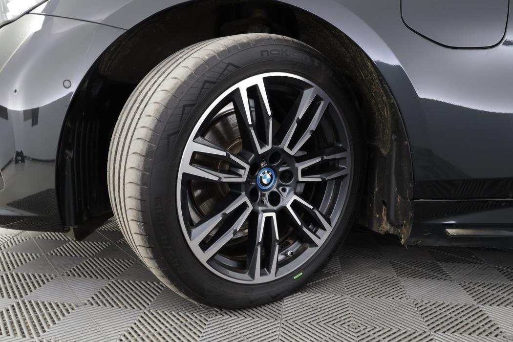 BMW 530 2025