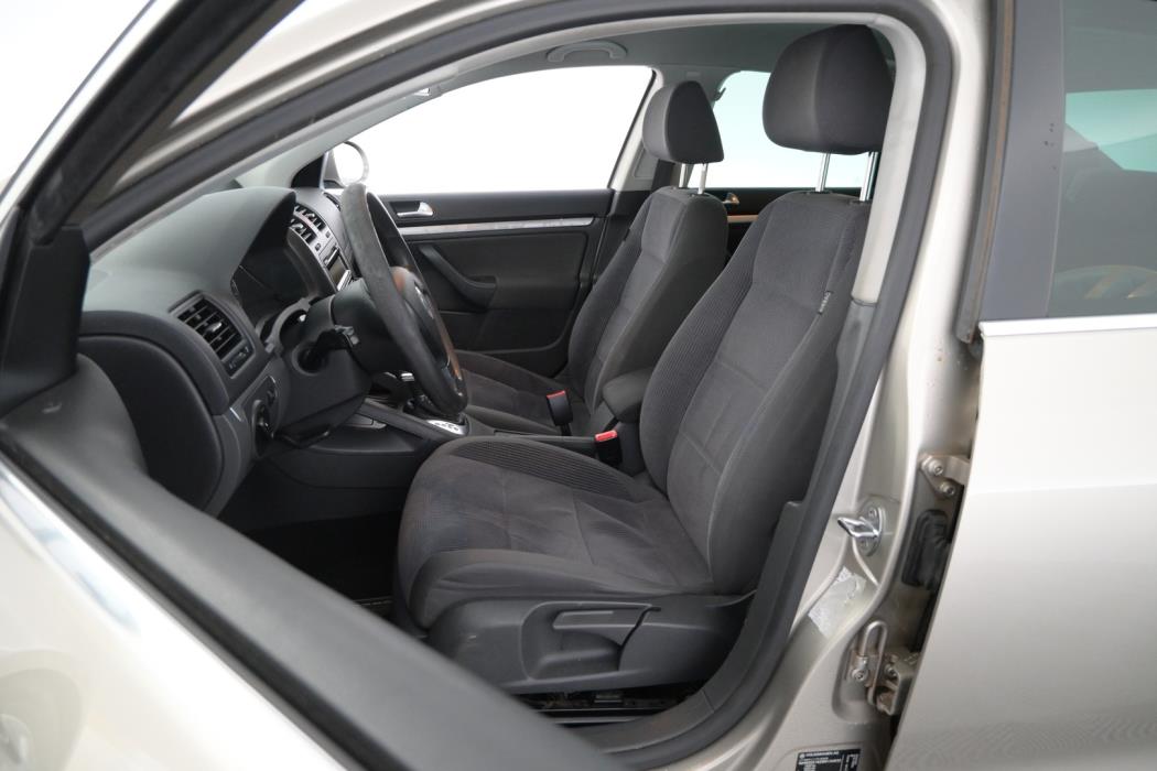 VOLKSWAGEN Jetta 2009