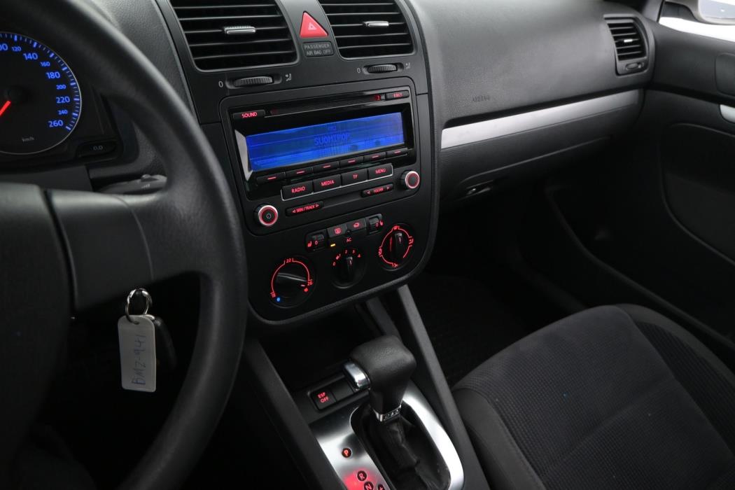 VOLKSWAGEN Jetta 2009