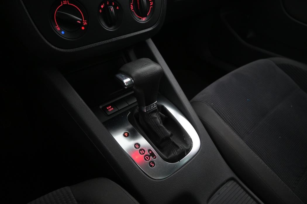 VOLKSWAGEN Jetta 2009