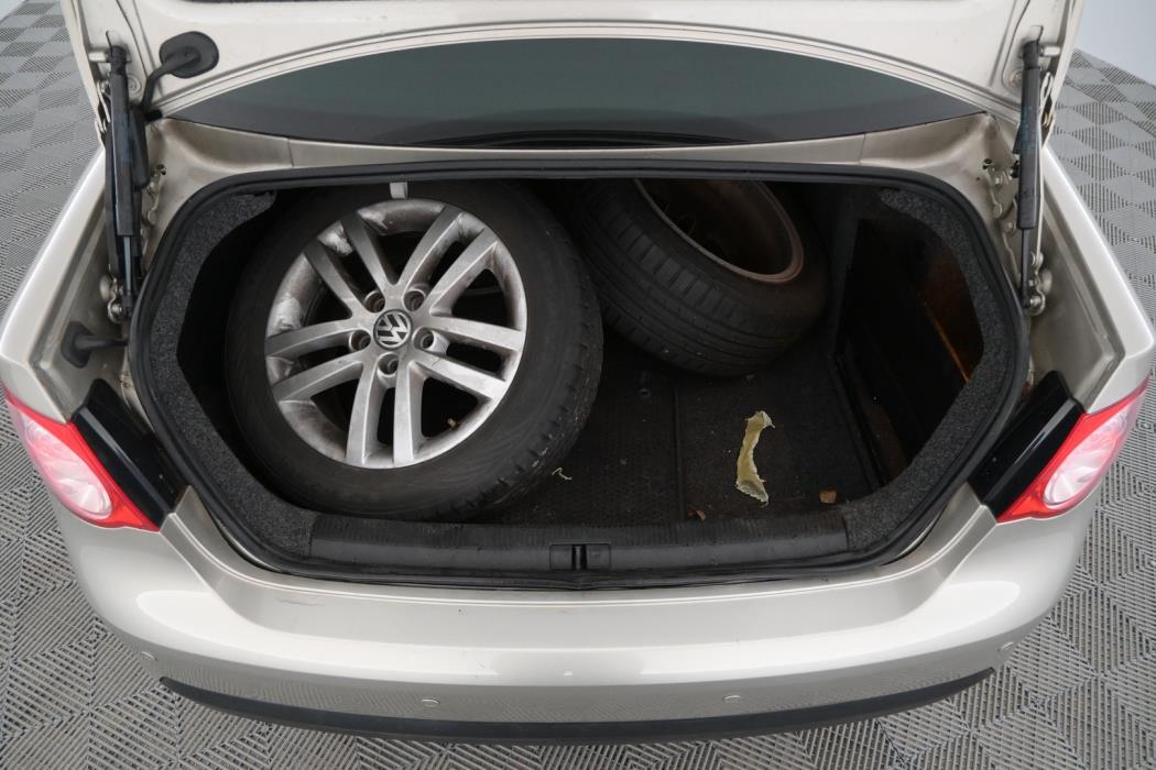 VOLKSWAGEN Jetta 2009