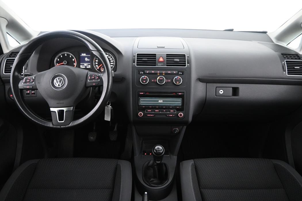 VOLKSWAGEN Touran 2013