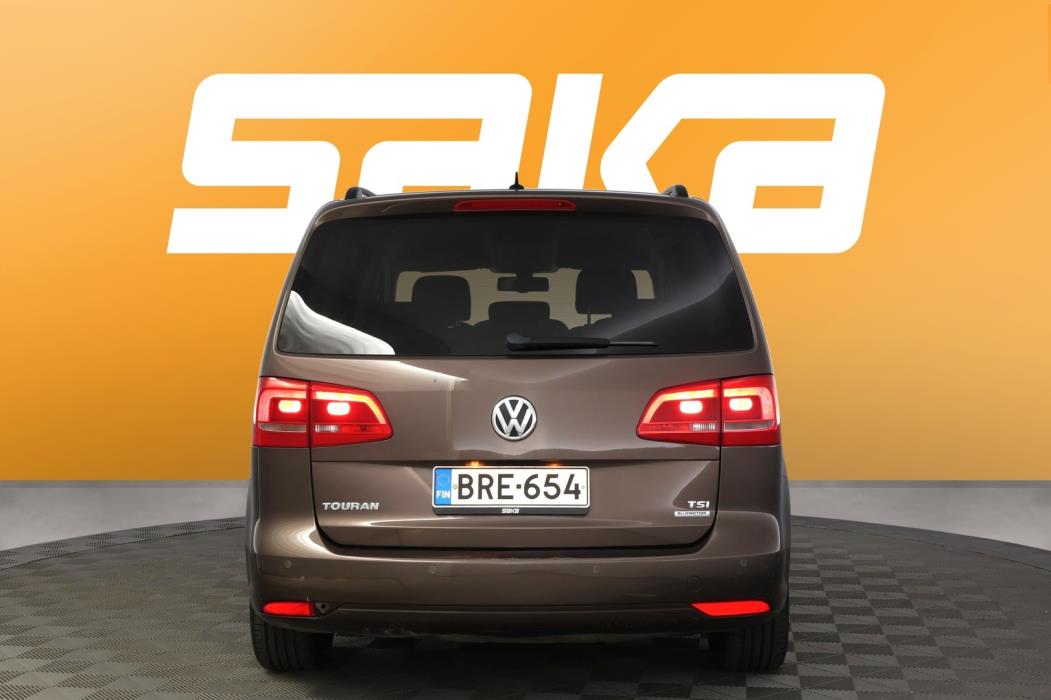 VOLKSWAGEN Touran 2013