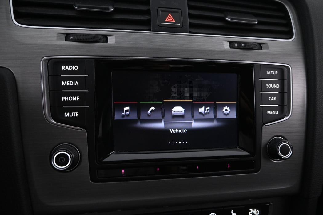 VOLKSWAGEN Golf 2014