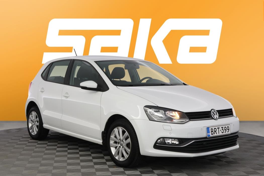 VOLKSWAGEN Polo 2015